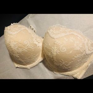 Victoria’s Secret Lace strapless bra 34DDD